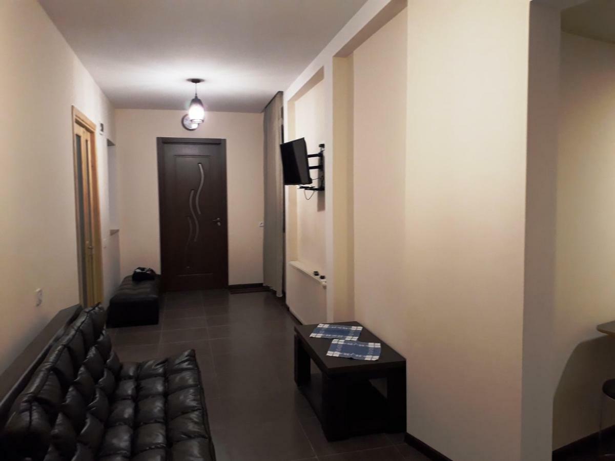 2 Bedroom Apartment In Chugureti Tbilisi Exteriör bild