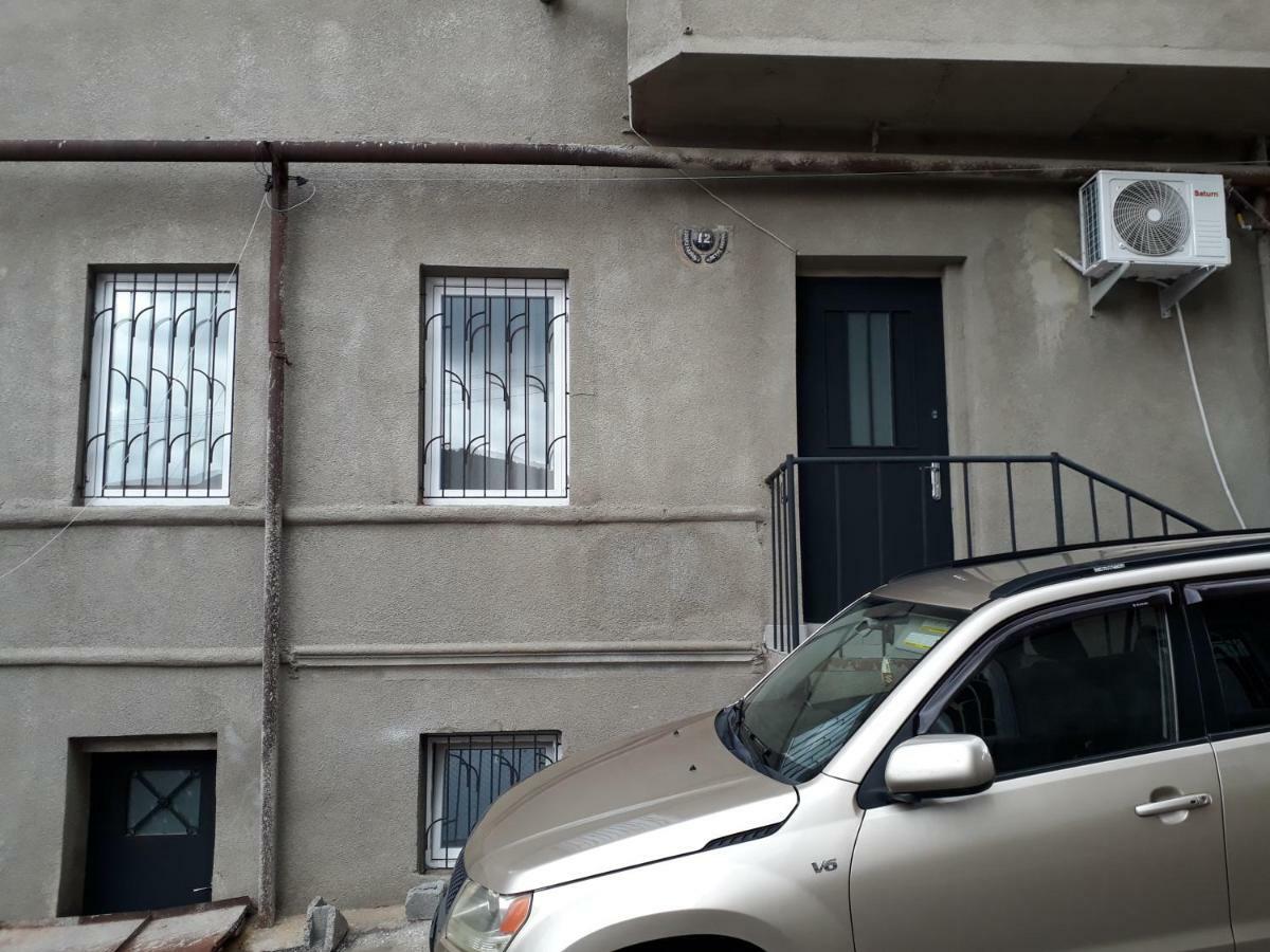 2 Bedroom Apartment In Chugureti Tbilisi Exteriör bild